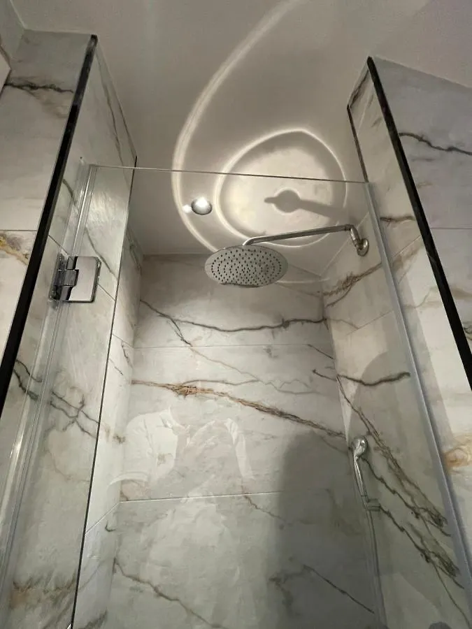 Agora Lx Studios & Suites Selanik