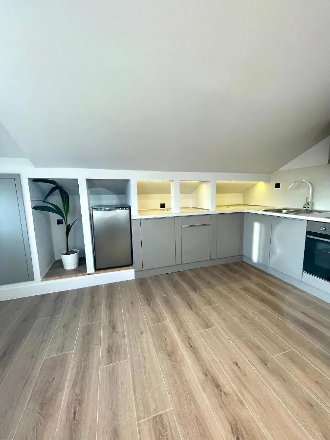 Agora Lx Studios & Suites Selanik
